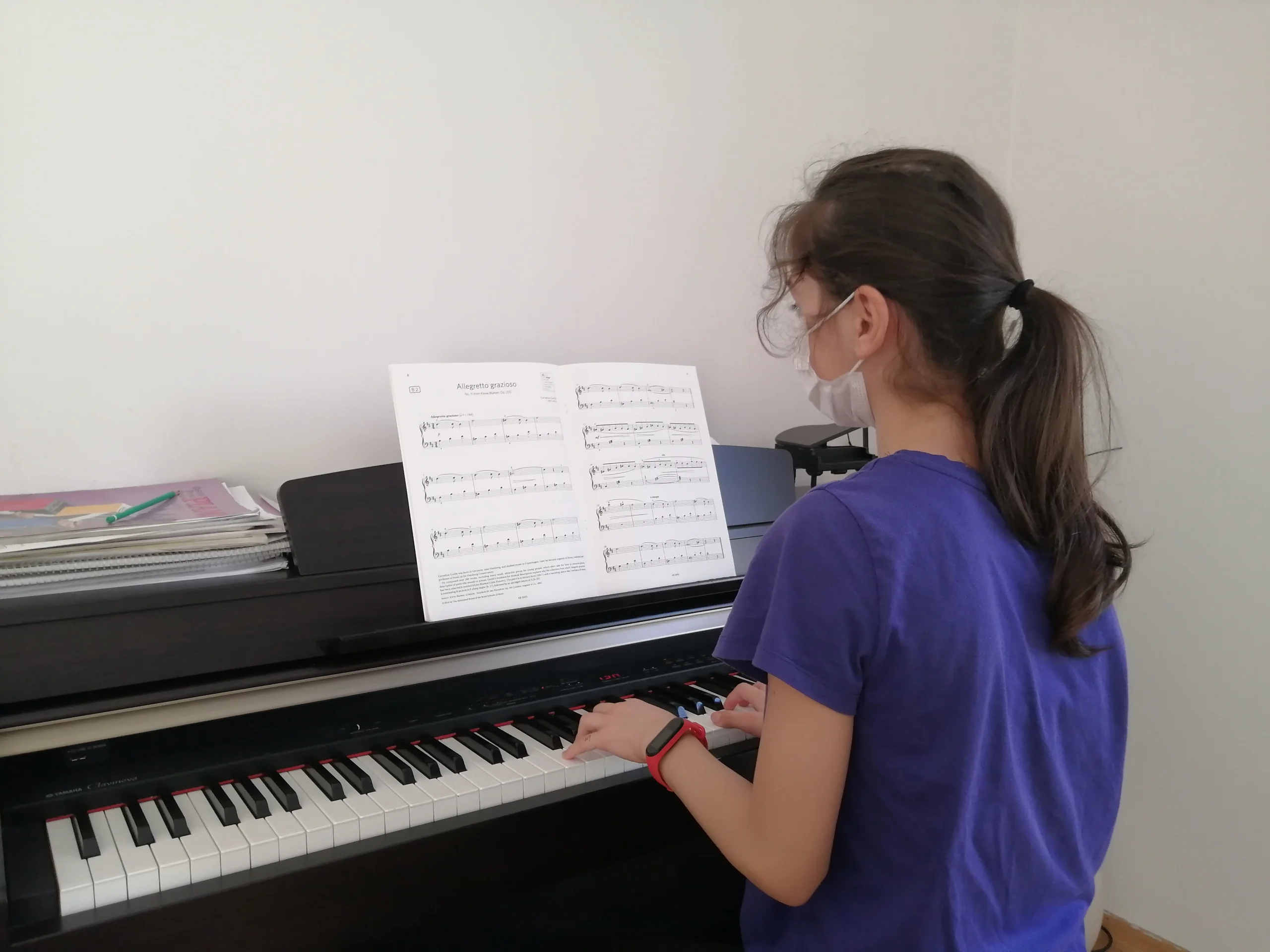 Ataşehir piyano kursu kapsamında parmak calismasi çalışması